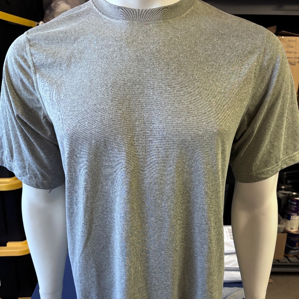 2 new mens medium Nike Dri Fit Nike Tee short sleeve t-shirts